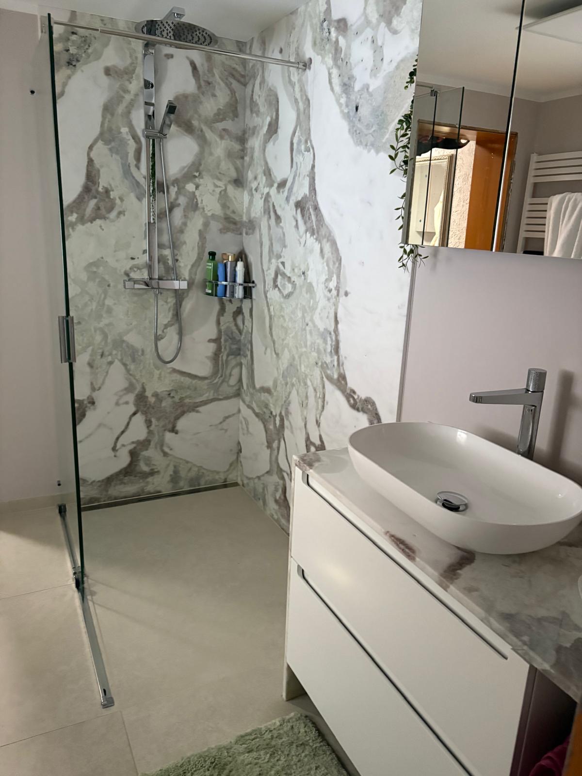 Bad mit Naturstein