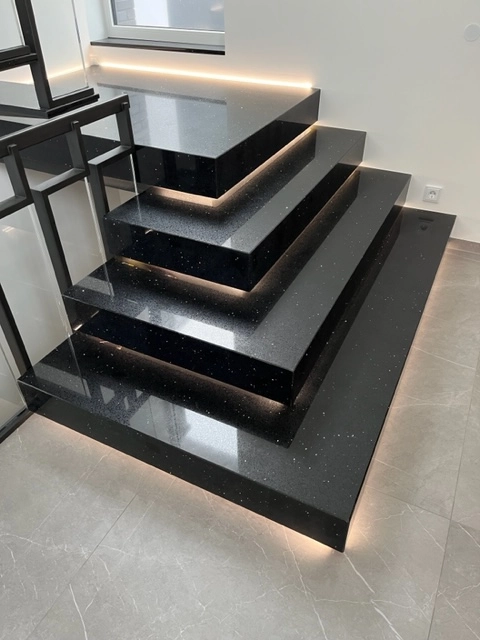Naturstein_Treppe_LED
