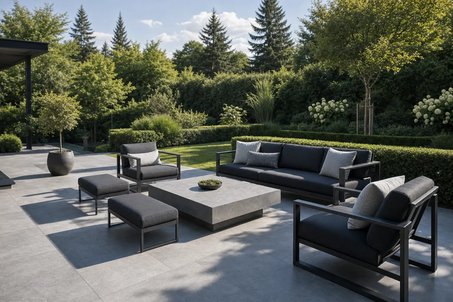 Terrasse mit Naturstein